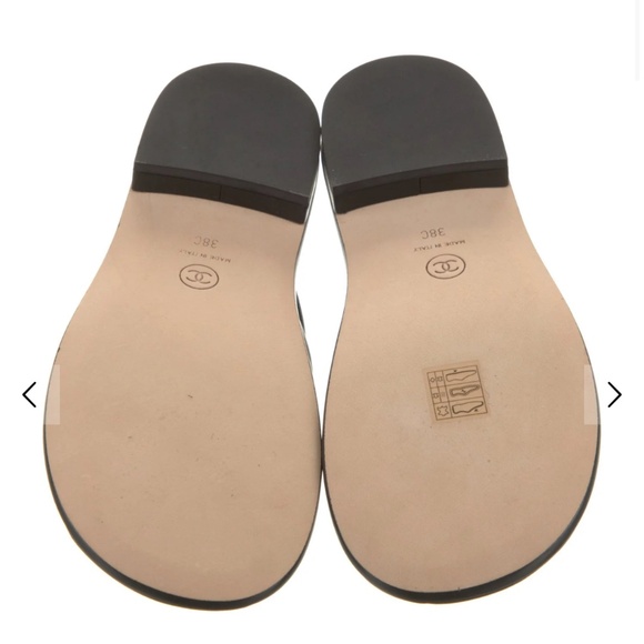 Chanel 2021 Interlocking CC Logo Slides - Picture 4 of 4
